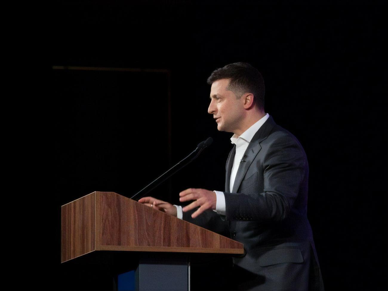 Зеленський підписав закон про передання землі громадам