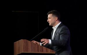 Зеленський підписав закон про передання землі громадам