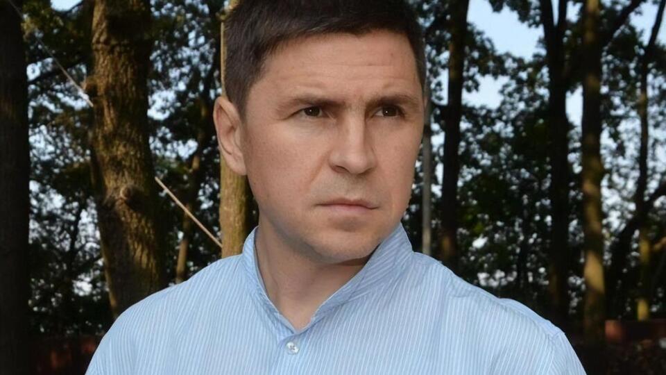 Единственный путь у Лукашенко – окончательно растворить свою страну в РФ, отметил Подоляк
