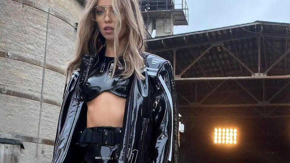 Дорофеева: Стараюсь на мероприятиях быть без "каблов", чтобы беречь колени