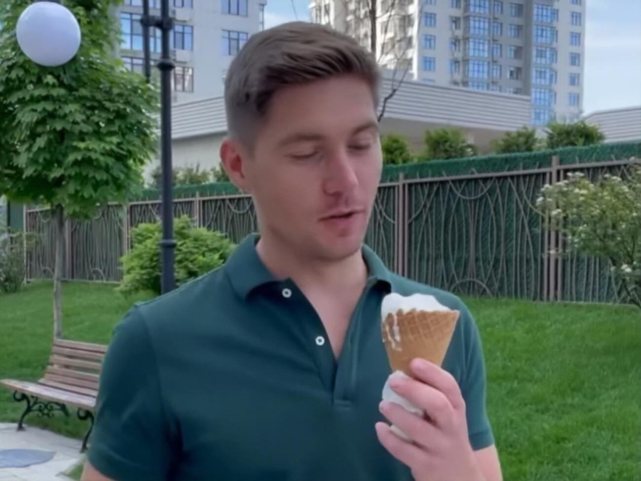 Остапчук:&nbsp;Мороженое нужно есть открыто &ndash; облизывать