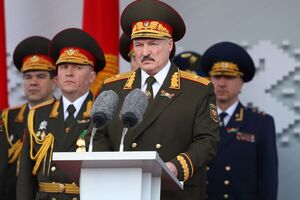 Команду "разворачивать и принимать" самолет с Протасевичем на борту, который уже был возле границы с Литвой, дал Лукашенко (на фото), сообщал Telegram-канал "Пул Первого"