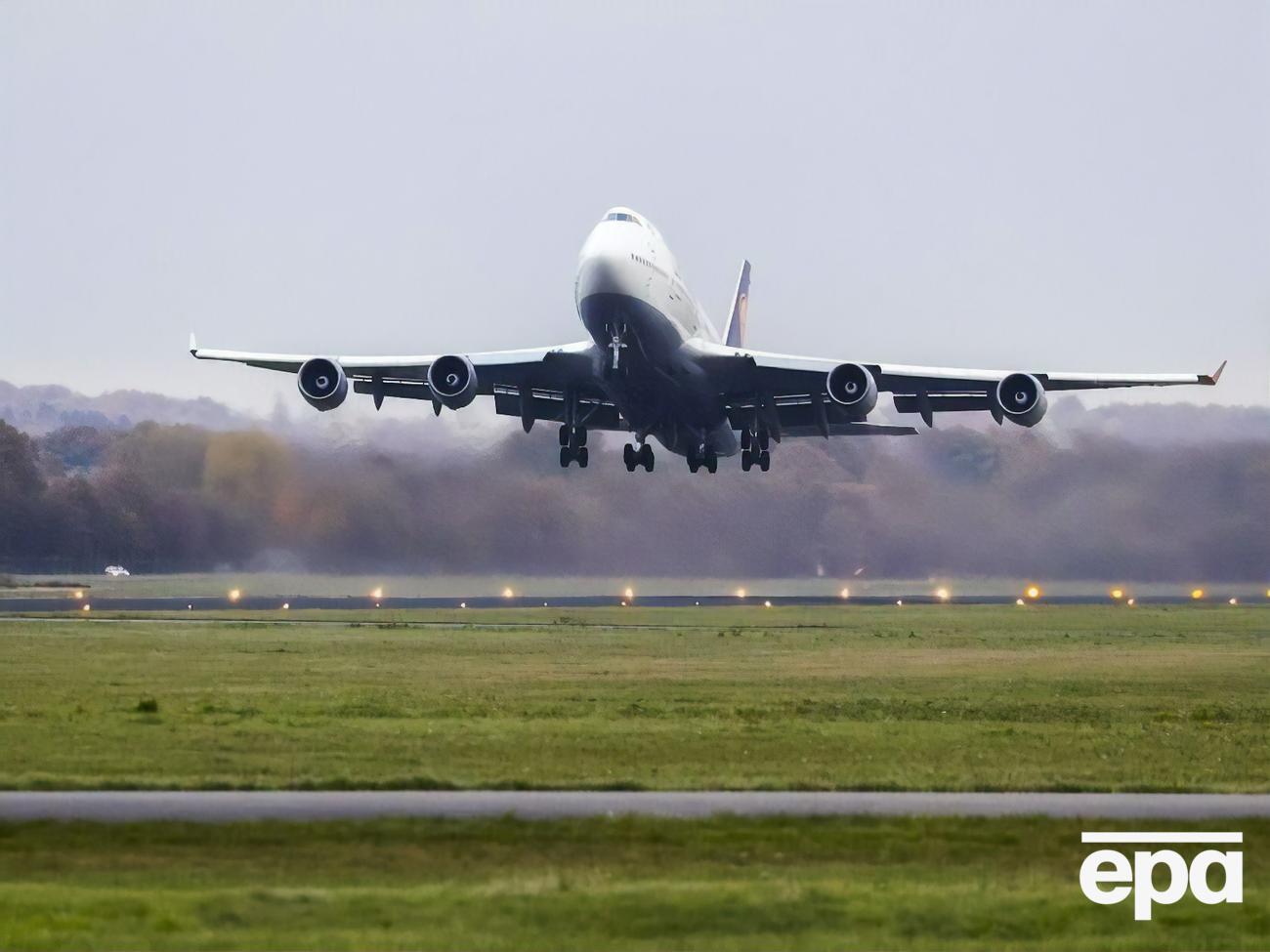 Посадку пасажирів на борт літака Lufthansa перервали через повідомлення про теракт, заявили в аеропорту