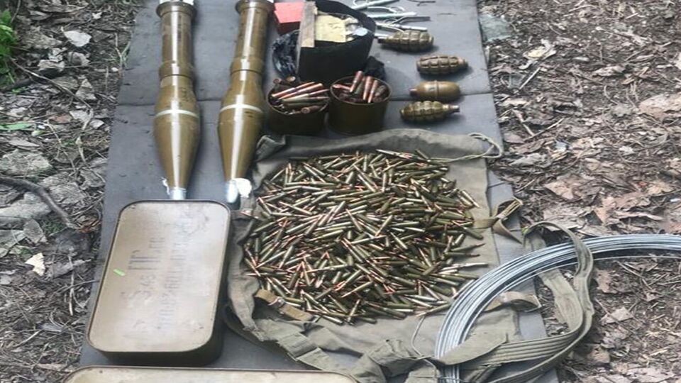 За даними СБУ, арсенал зберігали у занедбаному будинку