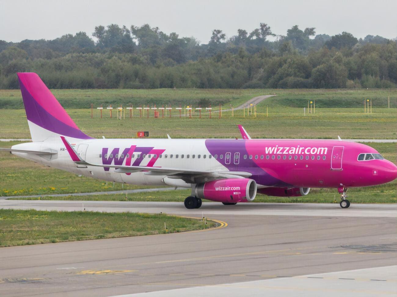 Wizz Air і ще дві авіакомпанії скорегували свої рейси, уникаючи Білорусі