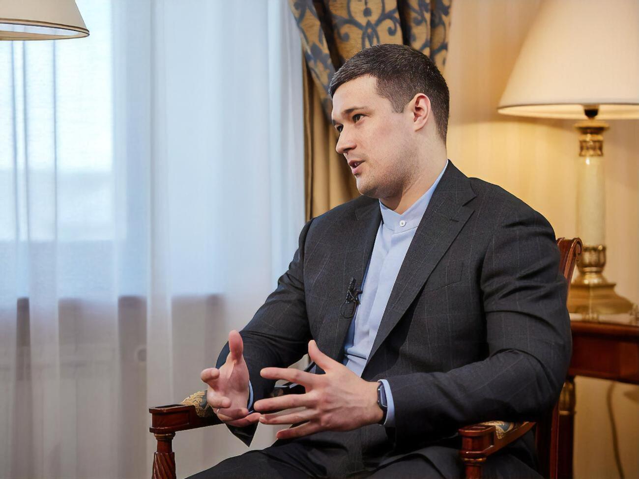 Федоров напомнил, что с 23 августа в Украине заработает законопроект, приравнивающий электронные паспорта к бумажным