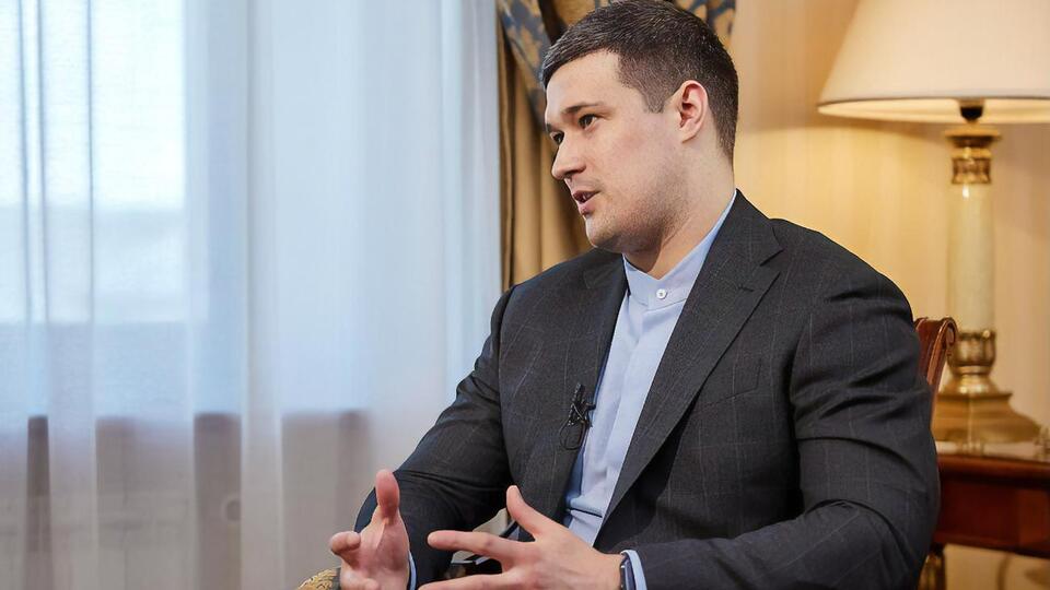 Федоров нагадав, що із 23 серпня в Україні запрацює законопроєкт, який прирівнює електронні паспорти до паперових