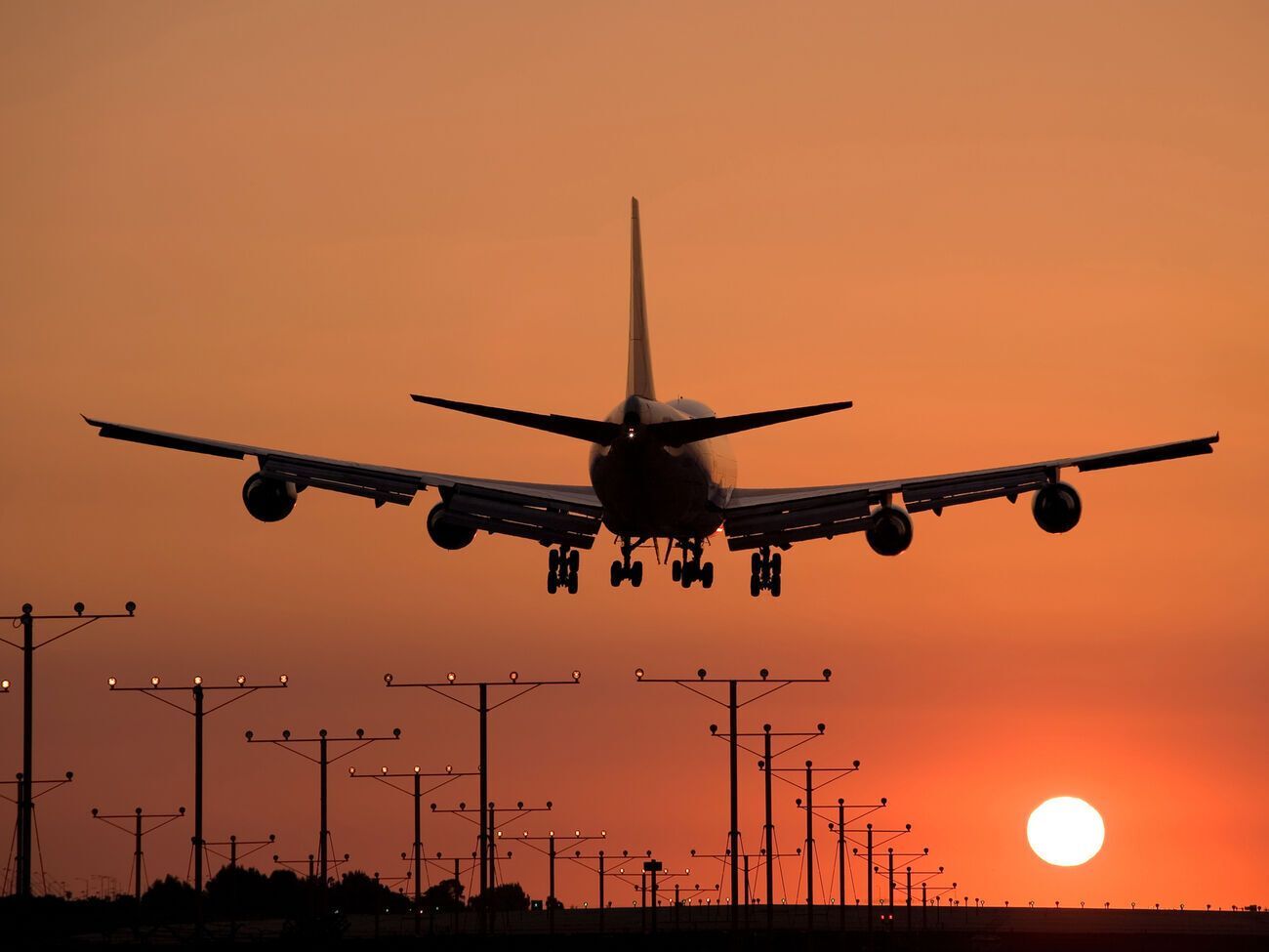 Министерство транспорта Канады рекомендовало авиакомпаниям избегать полетов над Беларусью "из-за серьезных опасений по поводу безопасности гражданской авиации"