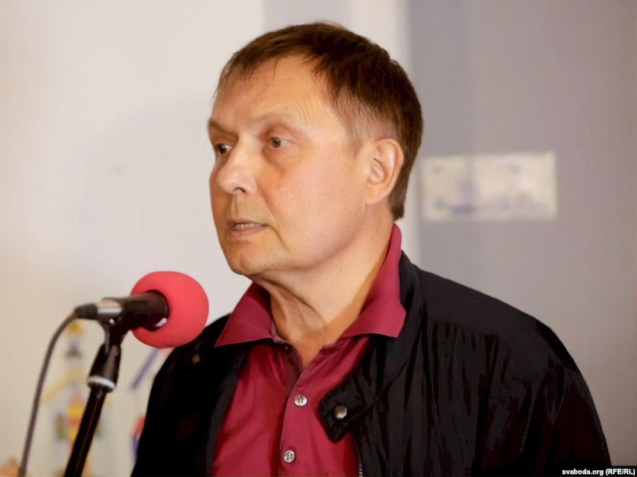 Лукашук: Коли по вчительку в Могилів поїхав син, у нього конфіскували машину