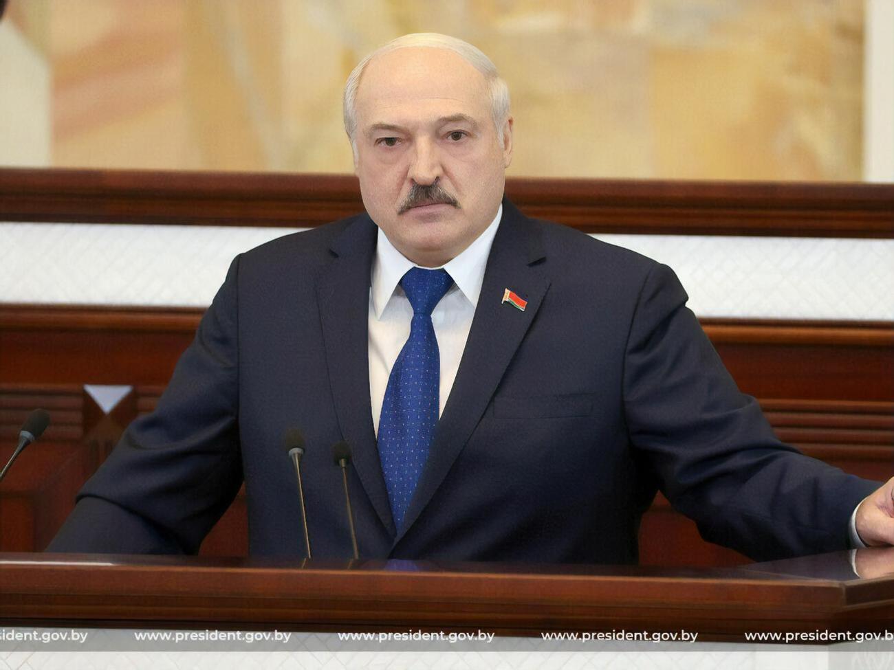 Лукашенко сказав, що на борту літака, у якому летів Протасевич, "був терорист"