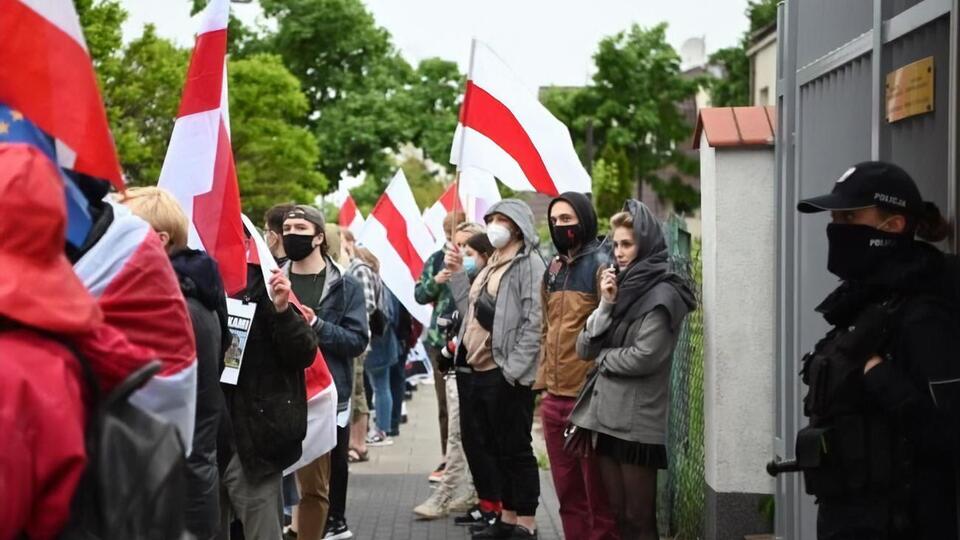 Акцію протесту провели біля посольства Білорусі у Варшаві