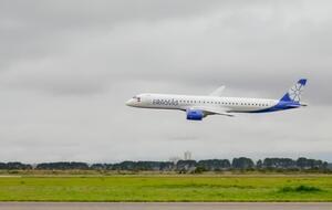 За даними сервісу Flightradar24, борт "Белавиа" кружляє в районі Бреста