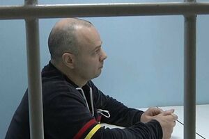 Родичі та адвокати передають Марченку необхідні ліки, але адміністрація колонії не віддає їх йому