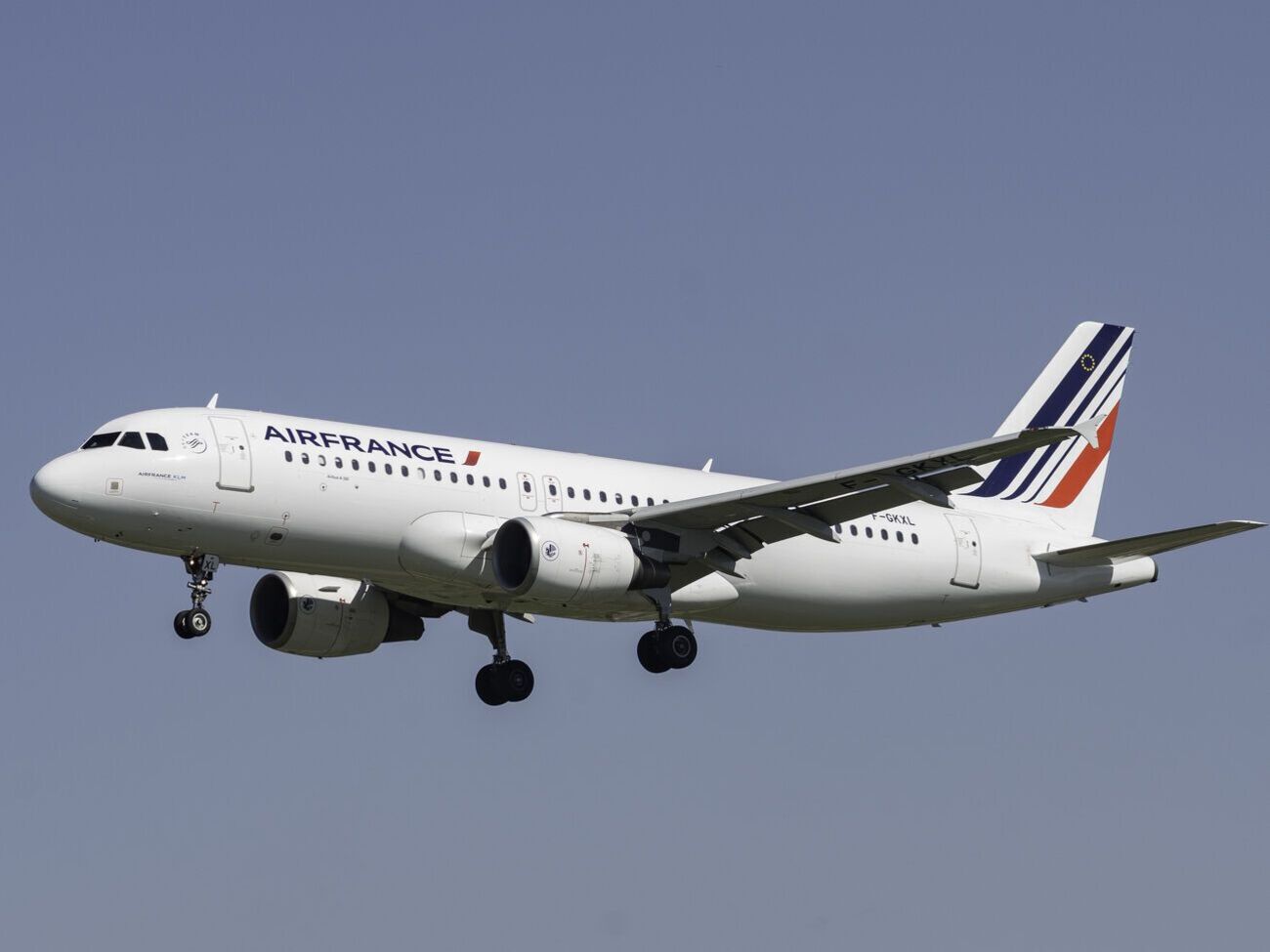 Air France ухвалила рішення припинити польоти через територію Білорусі