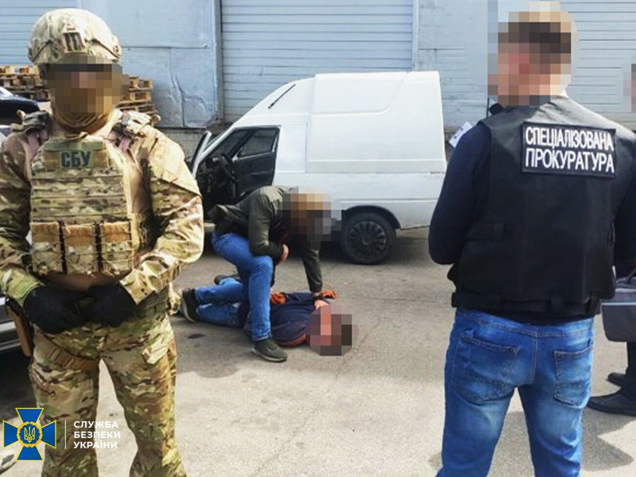 Військового затримали під час спроби продати три перероблені пістолети, повідомили у СБУ