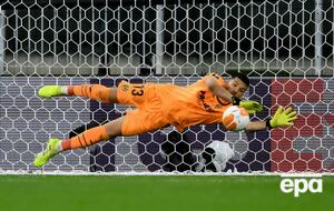 Херонимо Рульи парировал удар Давида де Хеа в серии послематчевых пенальти