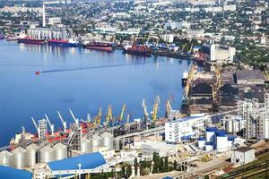 Политика порта Южный грозит сокращением промышленного производства и экспорта, сказано в письме