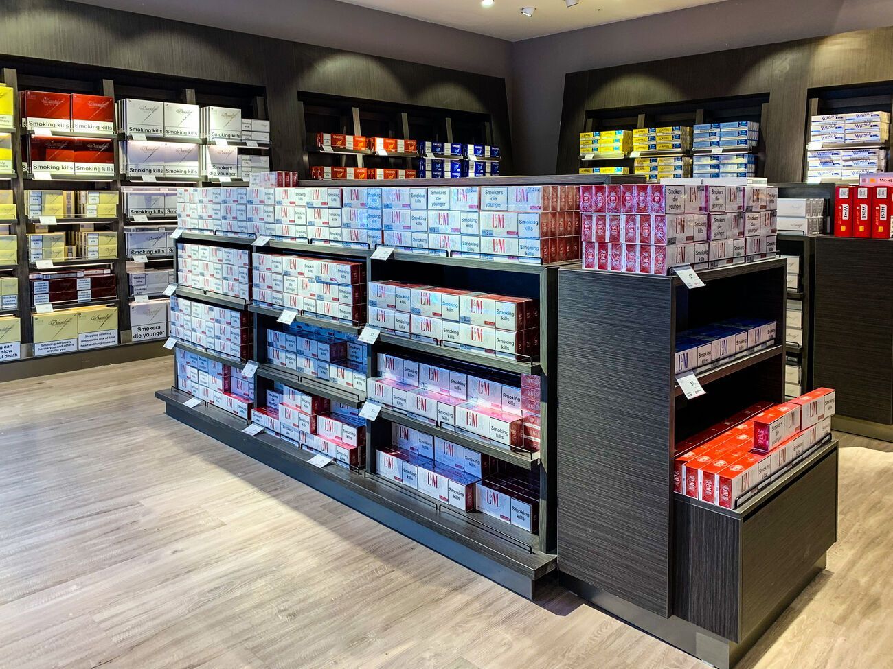 65%&nbsp;нелегальных сигарет продавали через киоски и магазины