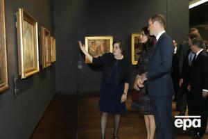 У 2017 році де Кар (зліва) стала президенткою музею образотворчих мистецтв д'Орсе