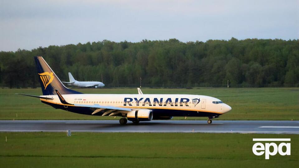 Самолет Ryanair совершил вынужденную посадку в Минске 23 мая