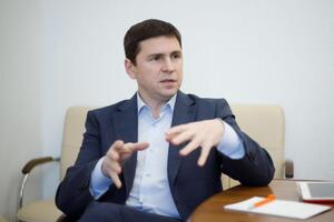 Подоляк: Фінальний документ у більшості випадків змінюється, пройшовши всі етапи законодавчої роботи