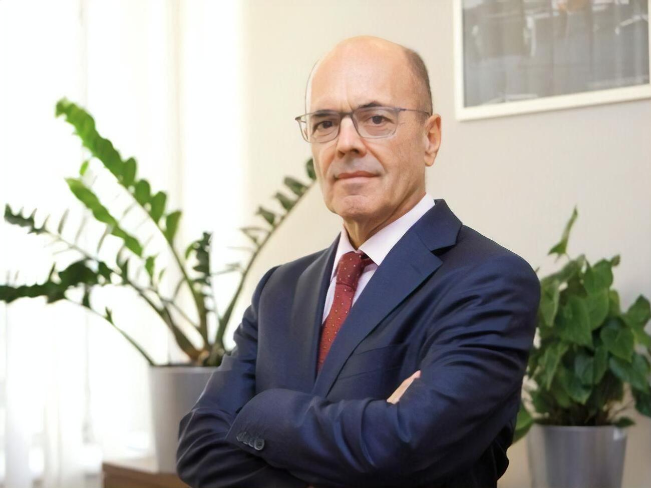 Бьош&nbsp;15 лет работал на руководящих ведущих должностях в банковском секторе Украины