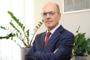 Бьош 15 лет работал на руководящих ведущих должностях в банковском секторе Украины