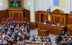 В сессионном зале нынешнего парламента бурлят не только законодательные страсти