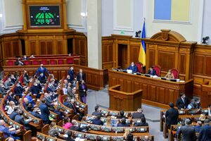 В сессионном зале нынешнего парламента бурлят не только законодательные страсти