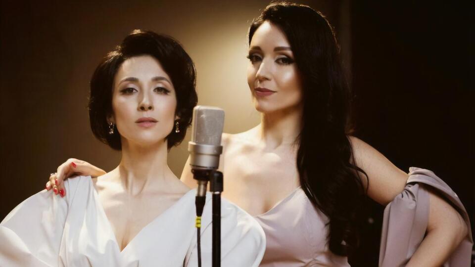 The Alibi Sisters: Песня располагается внутри души так свободно и широко, что страшно даже дышать во время ее прослушивания или исполнения