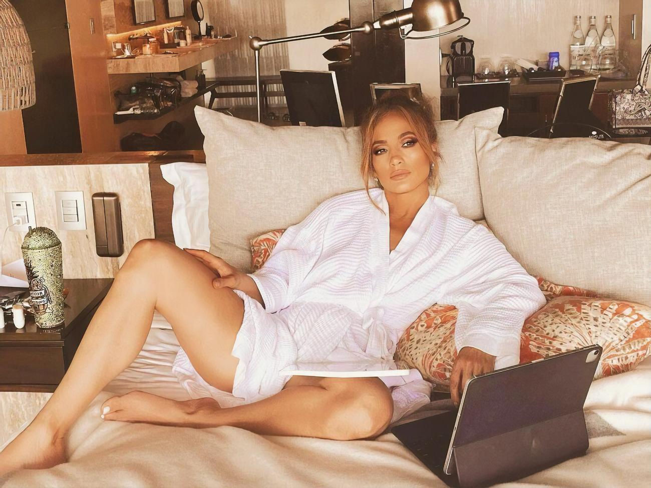 В апреле 2021 года Лопес расторгла помолвку с Родригесом, после чего СМИ заговорили о ее воссоединении с Аффлеком