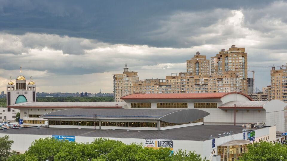 Международный выставочный центр находится в районе станции метро "Левобережная"