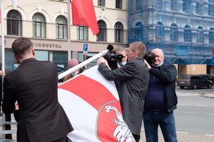 У Білорусі відкрили справу проти Стакіса і Рінкевичса через зняття прапора країни