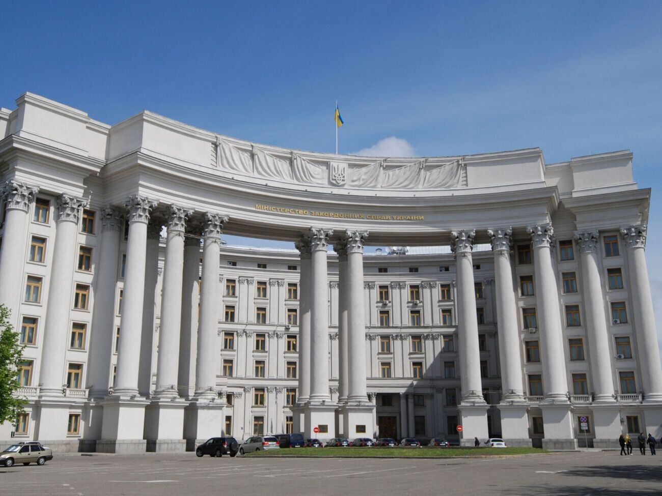 У МЗС прокоментували можливу зустріч Зеленського з Путіним