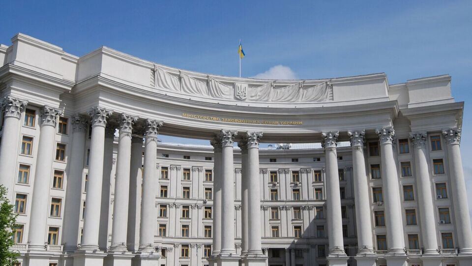 У МЗС прокоментували можливу зустріч Зеленського з Путіним