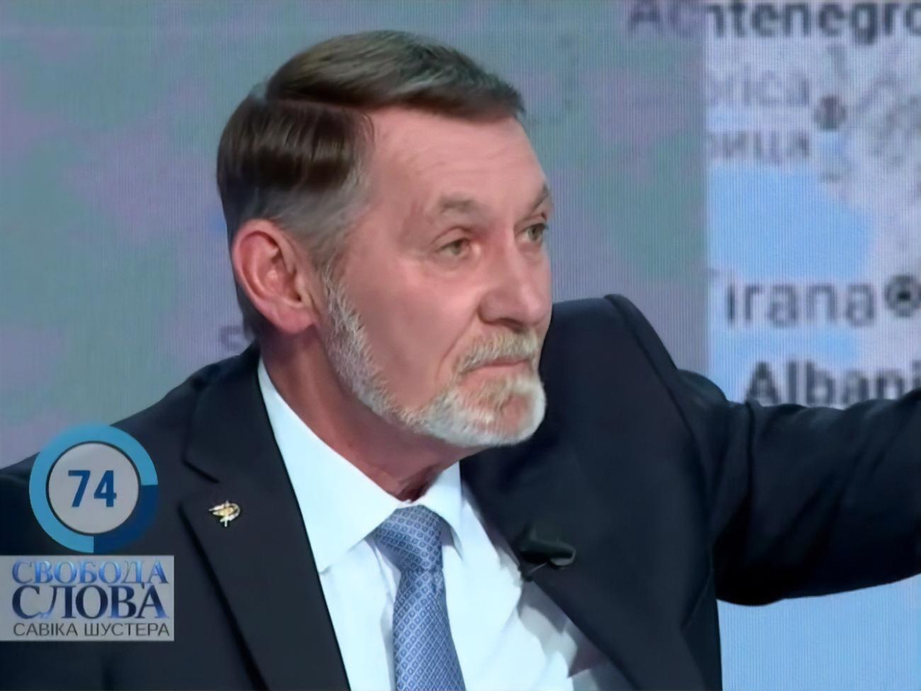 Лиходід: У випадку бомби на борту диспетчер не має права давати рекомендації, вказівки й поради. Він має тільки слухати інформацію й допомагати