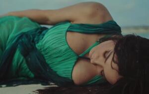 Съемки видео проходили на Мальдивах