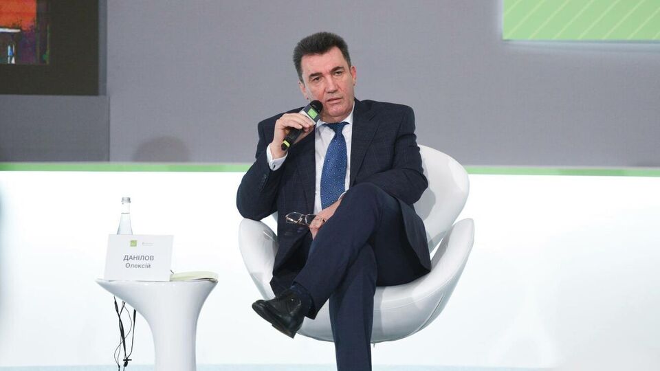 Данілов: Думка аналітиків РНБО, що безпосередньо до операції з Ryanair має відношення сусідня країна