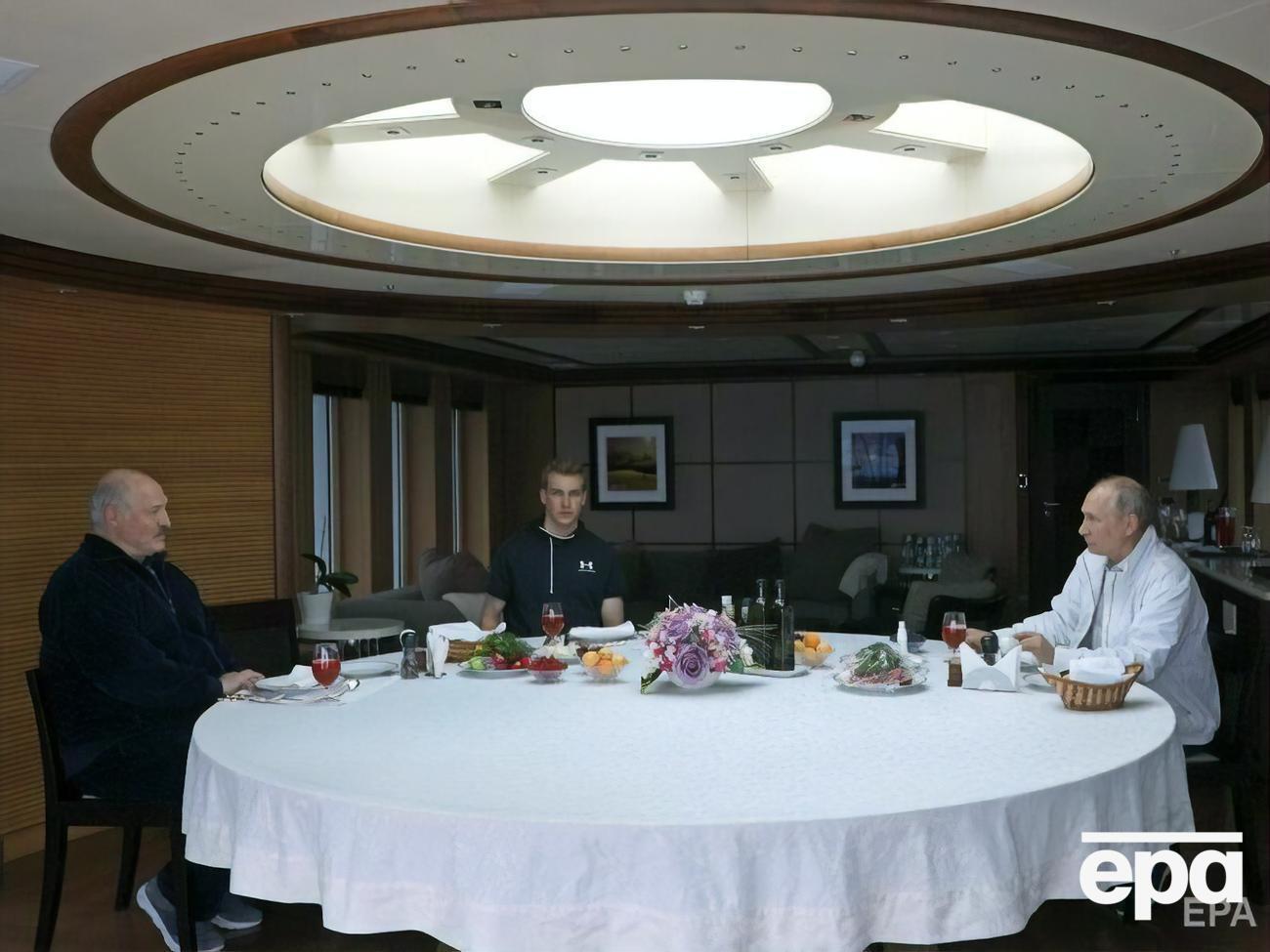 Николай Лукашенко был на неформальной части встречи