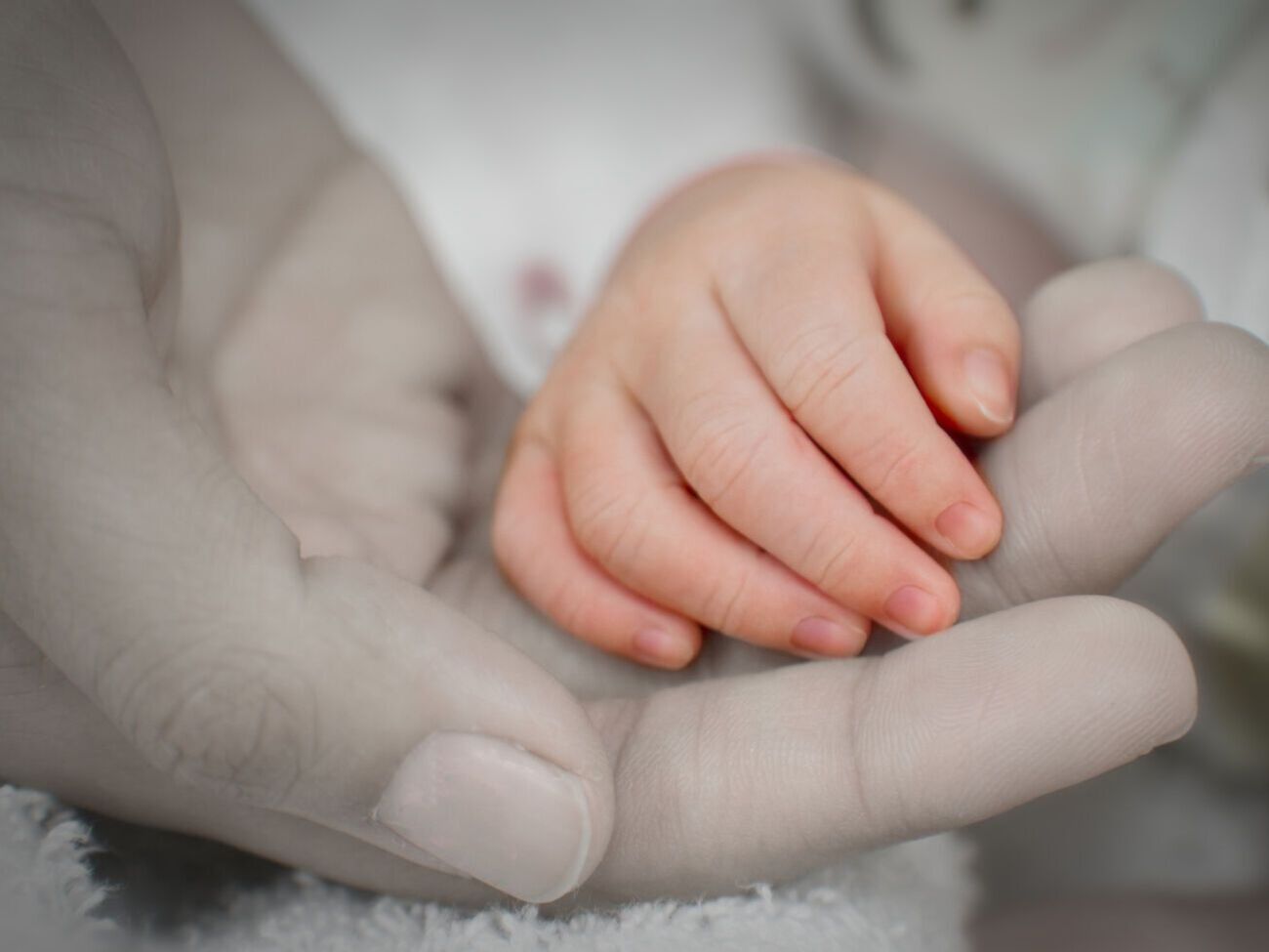 Семимесячного малыша доставили в больницу в коме