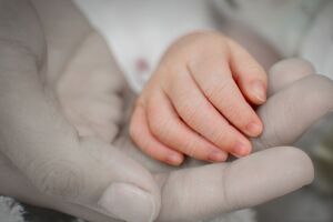 Семимісячного малюка доправили в лікарню в комі