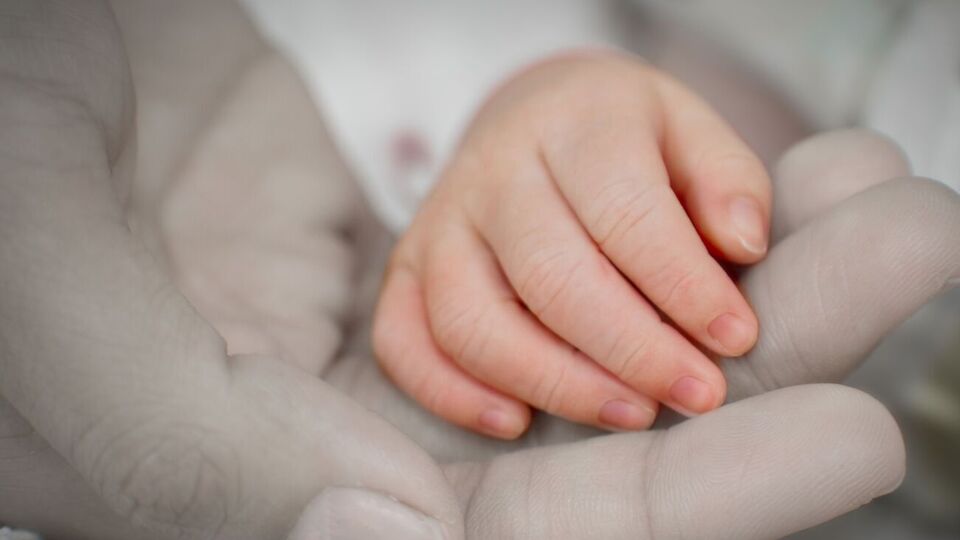 Семимісячного малюка доправили в лікарню в комі