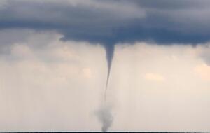 Унаслідок торнадо пошкоджено 92 будівлі (ілюстративне фото)