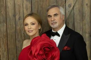 Джанабаєва і Меладзе: Друзі, з травневими святами!