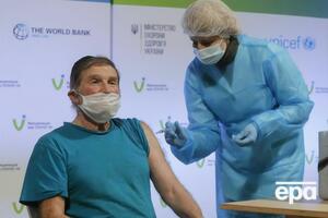 33% опрошенных из тех, которые не намерены вакцинироваться, не верят в эффективность препаратов, доступных сейчас в Украине