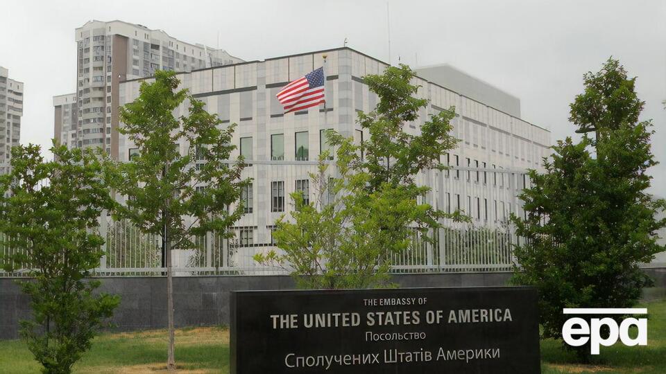 У посольстві наголосили на важливості незалежних ЗМІ