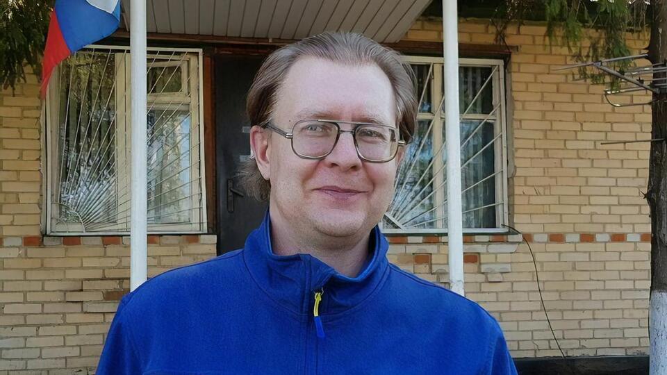 Поет Бившев: "Оружием нам хватит бряцать! Все люди в мире – кореша"