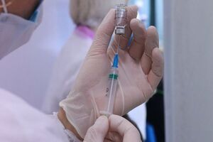 В Україні першу дозу вакцини ввели понад 1 млн осіб