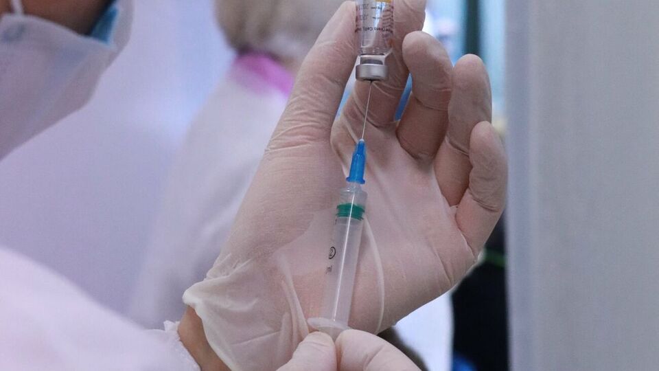 В Украине первую дозу вакцины получили более 1 млн человек