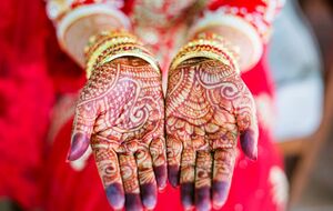 Заміж замість померлої видали молодшу сестру